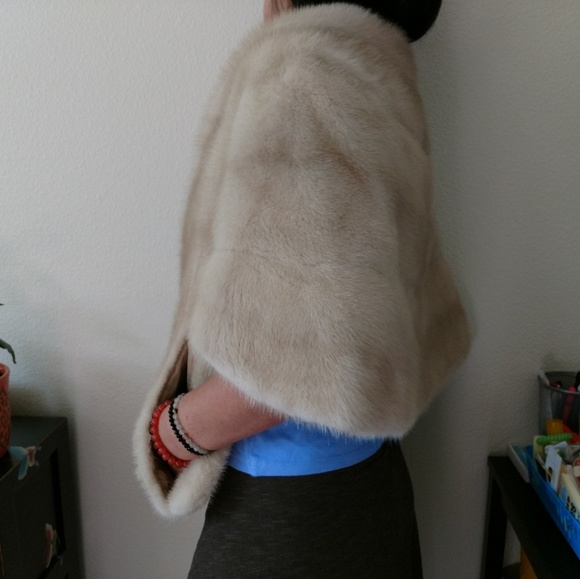 Fur wrap Stoll with pockets - Picture 3 of 6